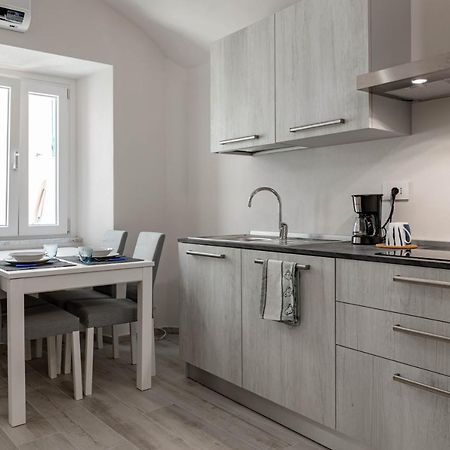 Apartamento H11 Piccola Perla A Un Passo Dal Mare Santo Stefano al Mare Exterior foto