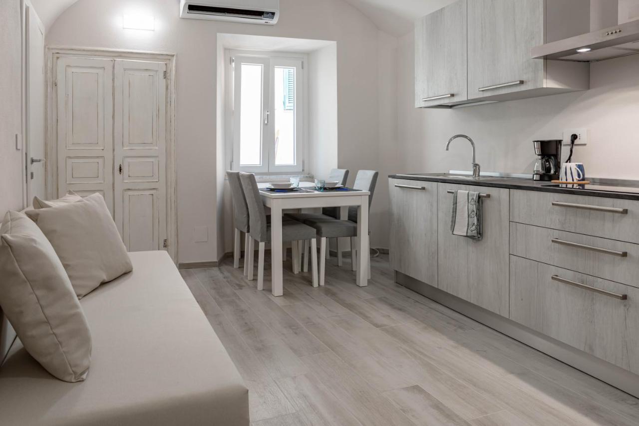 Apartamento H11 Piccola Perla A Un Passo Dal Mare Santo Stefano al Mare Exterior foto